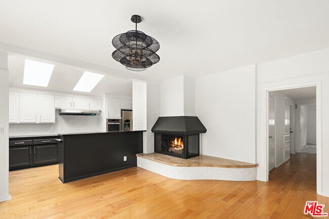 Building Photo - 117 Ocean Way