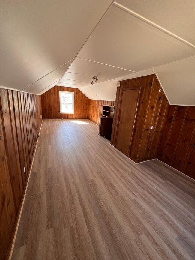 Building Photo - Fully Remodeled 3-Bedroom Home in Dearborn Heights — Great Location, Ready for You