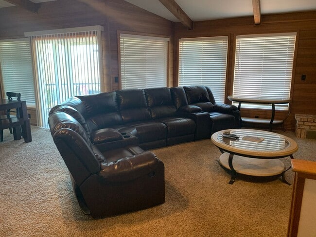 Building Photo - Lake Oroville Lake House with Spectacular Views!