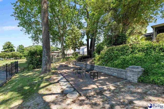 Building Photo - 3241 Lakeshore Dr