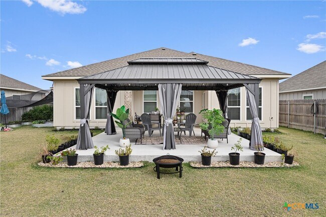 Building Photo - 1913 Zabcikville Dr