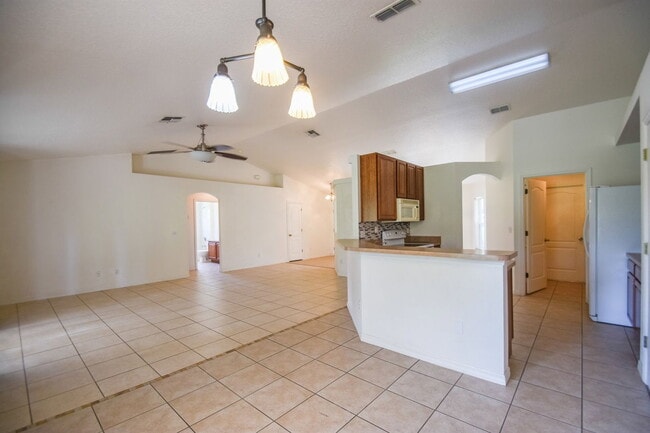 Building Photo - 10438 Vista Pines Loop