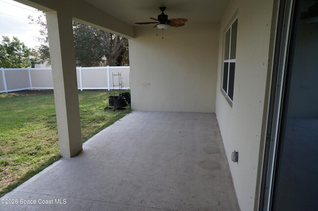 Building Photo - 153 Oakcrest Ave NE