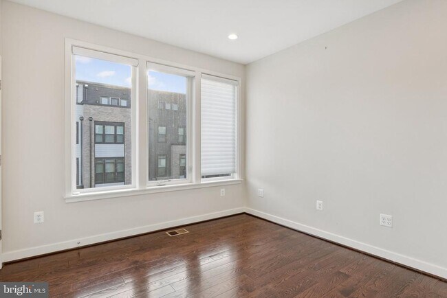 Building Photo - 8091 Red Hook St