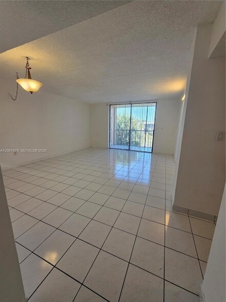 Building Photo - 8600 SW 133rd Avenue Rd