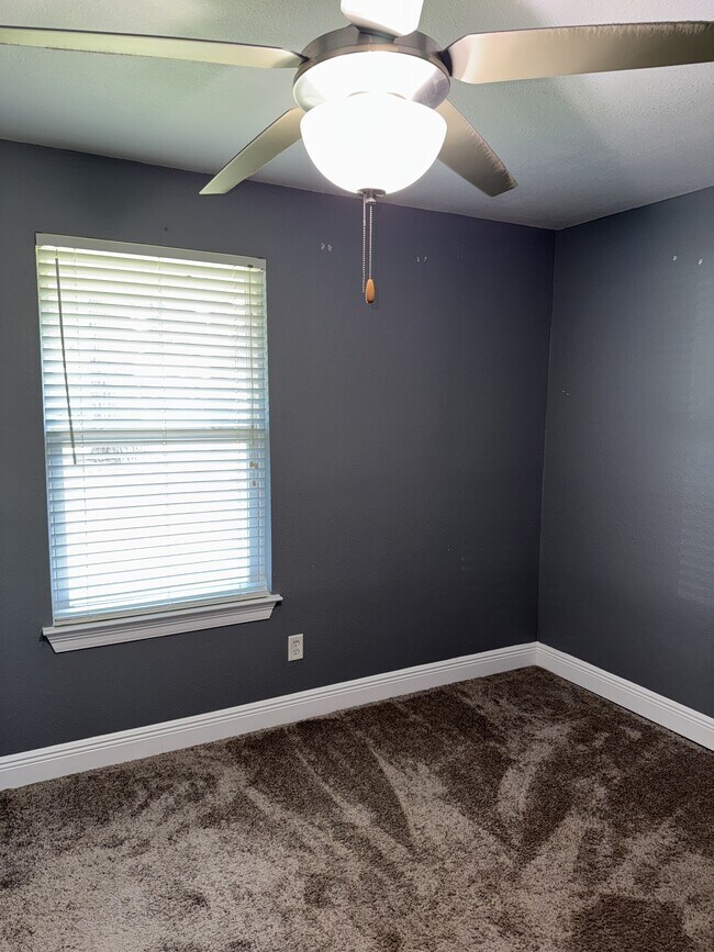 Building Photo - 8240 Tempest Dr