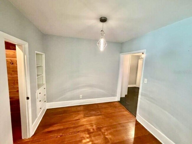 Building Photo - 1761 1/2 13th Ave S