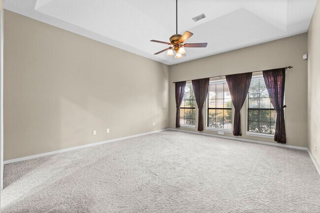 Building Photo - 590 Edgewood Dr