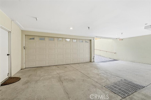 Building Photo - 233 S Irena Ave