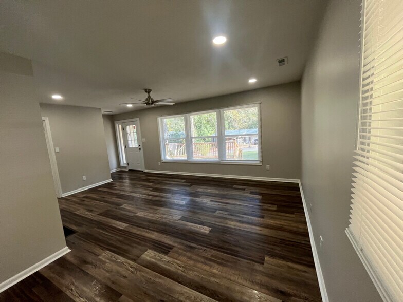 Building Photo - 3313 E 17th Ave