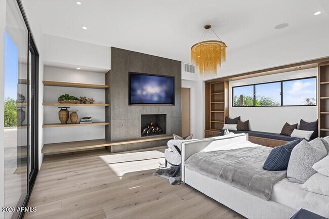Building Photo - 9067 E Rimrock Dr