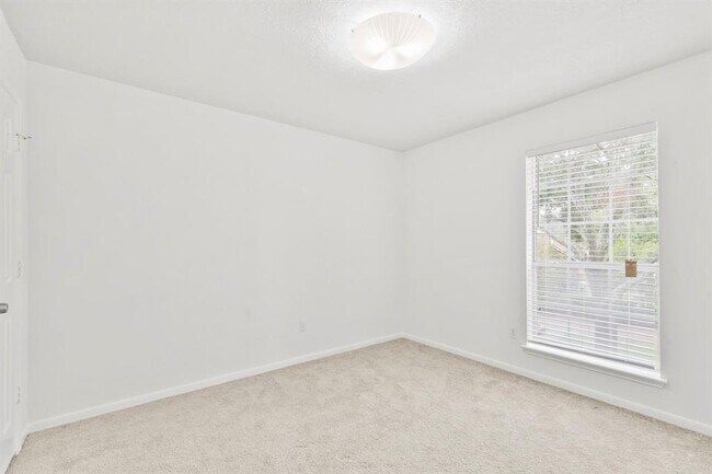 Building Photo - 13902 Danton Falls Dr