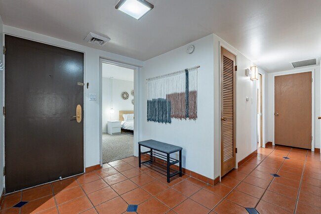 Foyer - 3940 E. Timrod St. #226