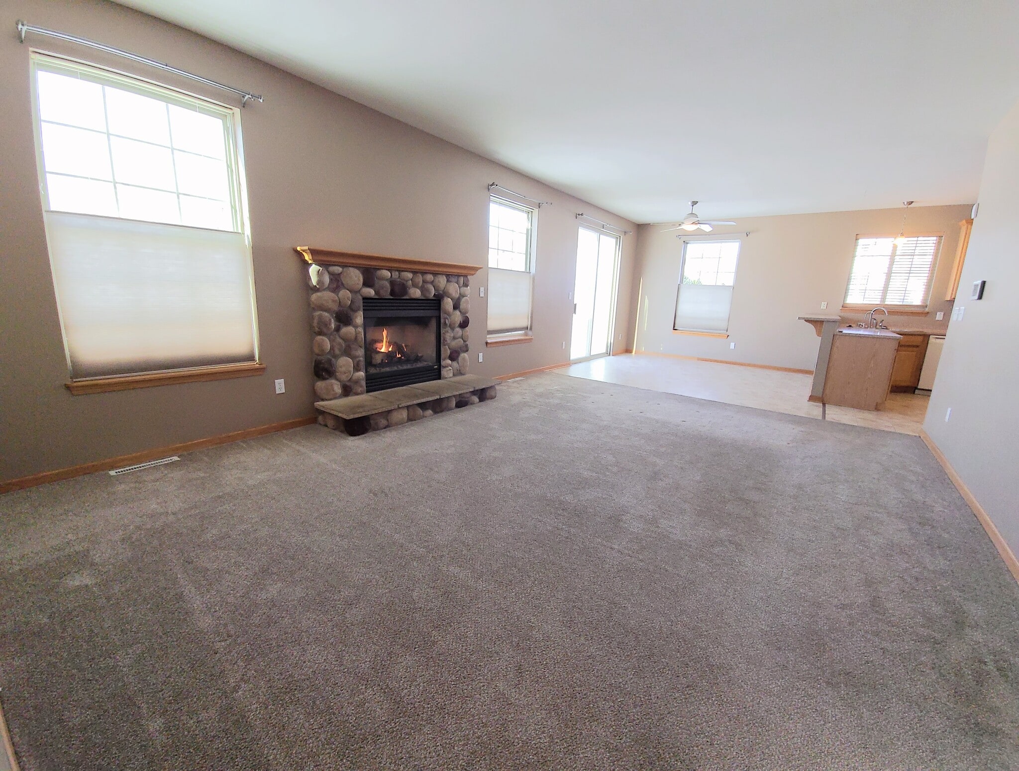 Building Photo - 1805 Deer Path