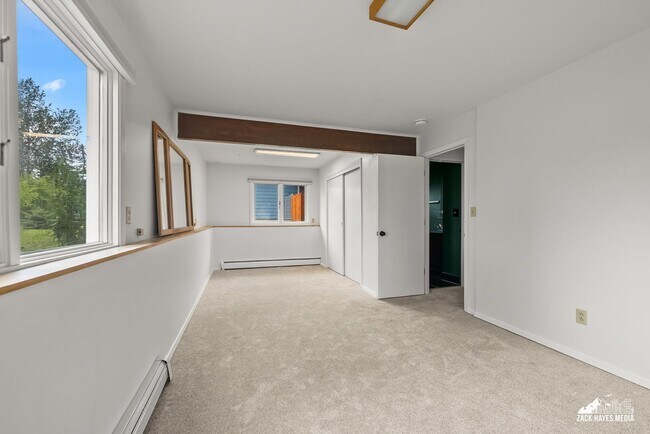 Building Photo - 4071 MacInnes Street