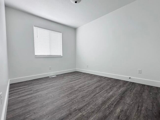 Building Photo - 1720 E Main St