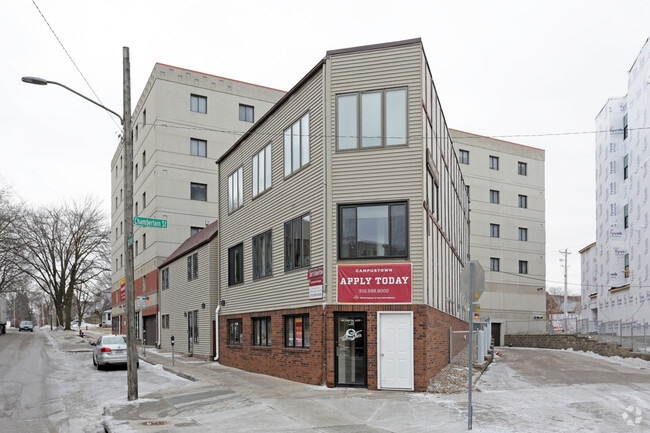 Building Photo - 207 Stanton Ave