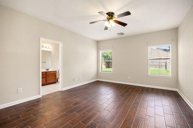 Building Photo - 10427 Lyndon Meadows Dr