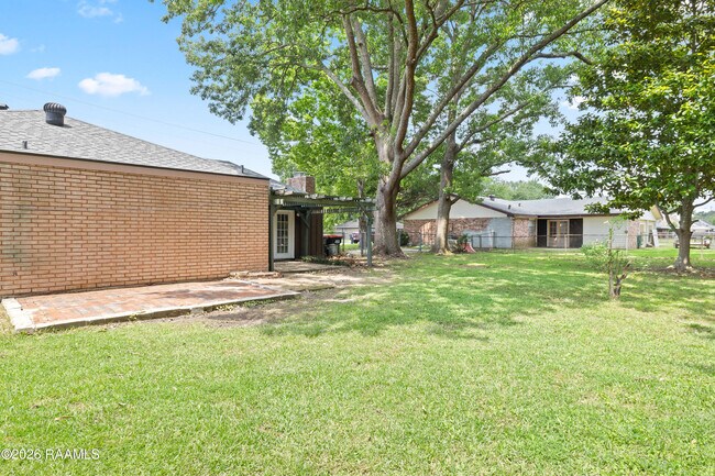 Building Photo - 403 Gerald Dr