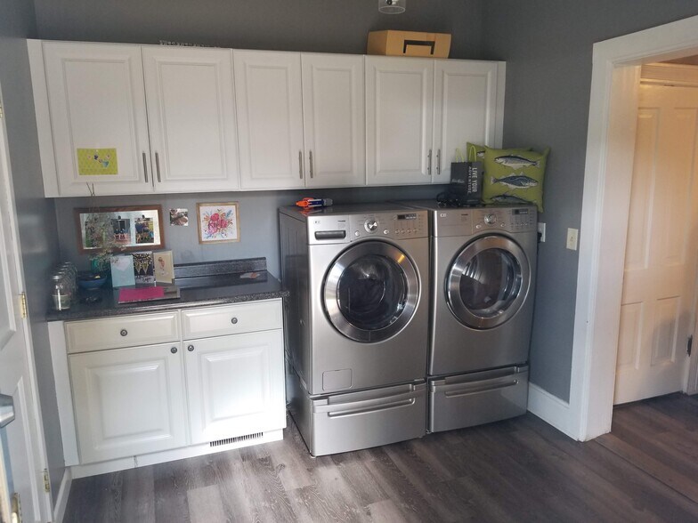 Laundry Room - 1403 2nd St