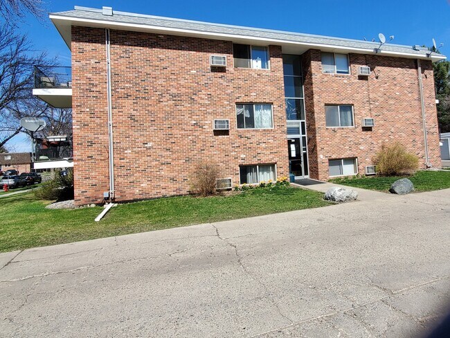 Building Photo - 402 30th Ave N