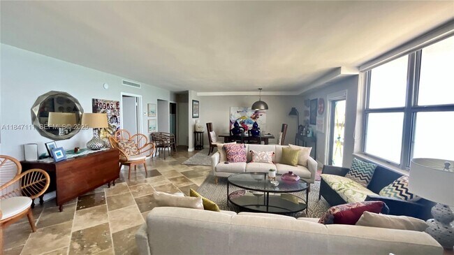 Building Photo - 9225 Collins Ave