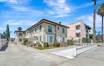 Building Photo - 14527 Hartland-11