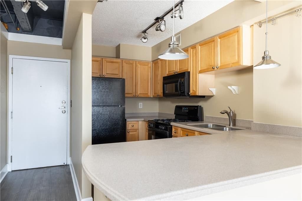 Building Photo - 2479 Peachtree Rd