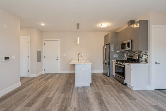 Building Photo - 6108 Hudson Ave