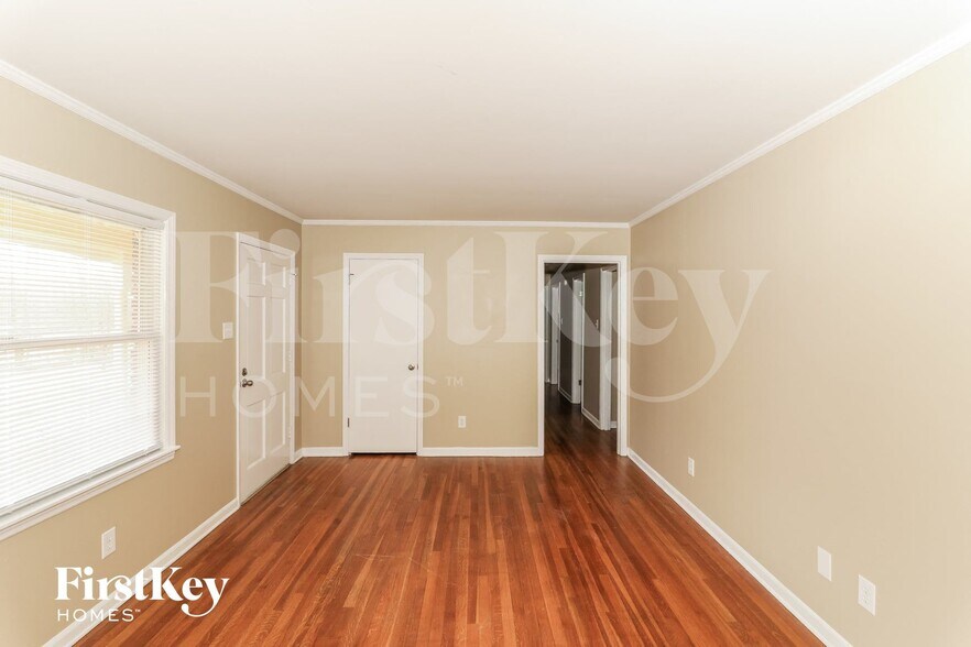 Building Photo - 2915 Falkirk Rd