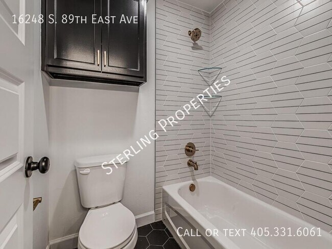 Building Photo - 16248 S 89th East Ave
