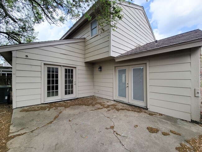 Building Photo - 2710 Quail Creek Dr