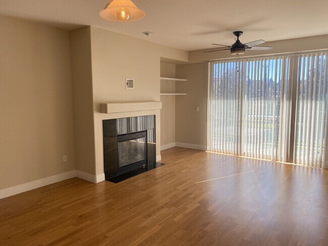 Building Photo - Spacious 2-Bed/2-Bath Cry Creek Crossing C...