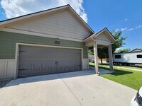 Building Photo - 895 Longbow Ln