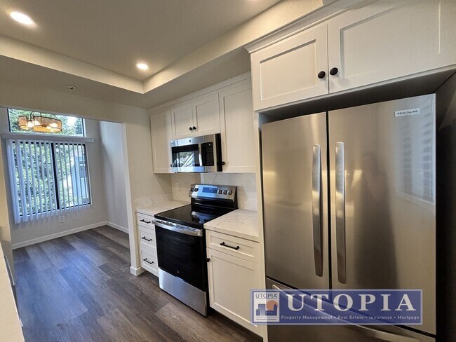 Building Photo - Newly Remodeled 2 Bed 1 Bath Unit Right Near Cabrillo College