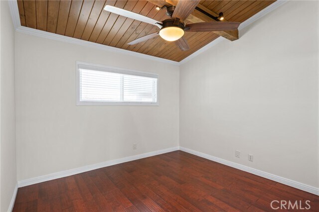 Building Photo - 648 Loma Dr