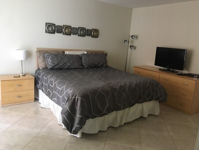 bedroom - 450 Egret Cir