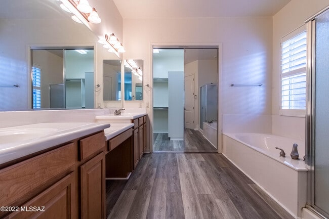 Building Photo - 11877 N Mesquite Hollow Dr