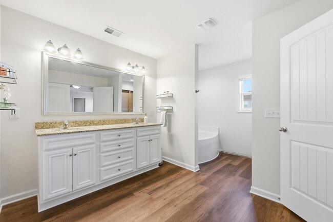 Building Photo - 397 Anmore Ct