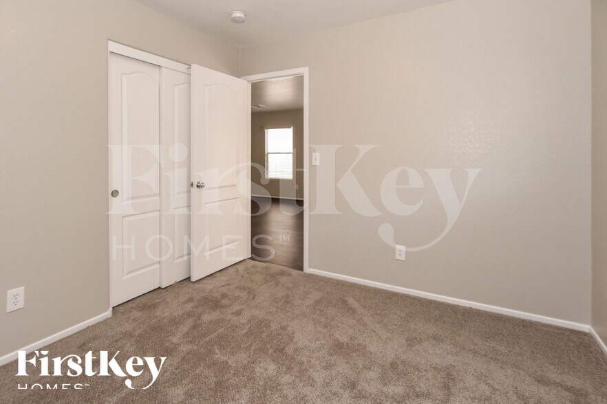 Building Photo - 613 Belsay Castle Ct