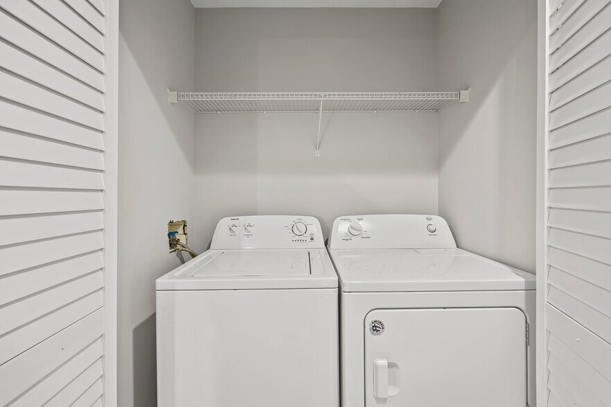 Building Photo - 40 Brittany Pl