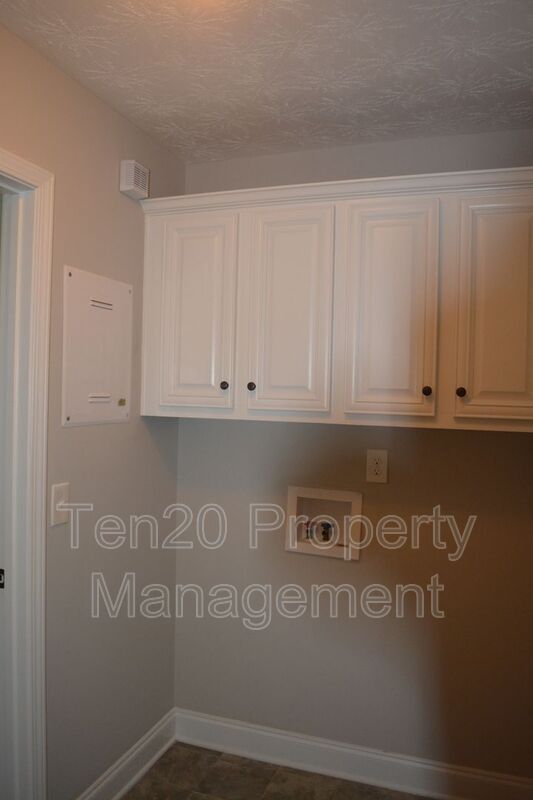 Building Photo - 7477 Coppice Dr