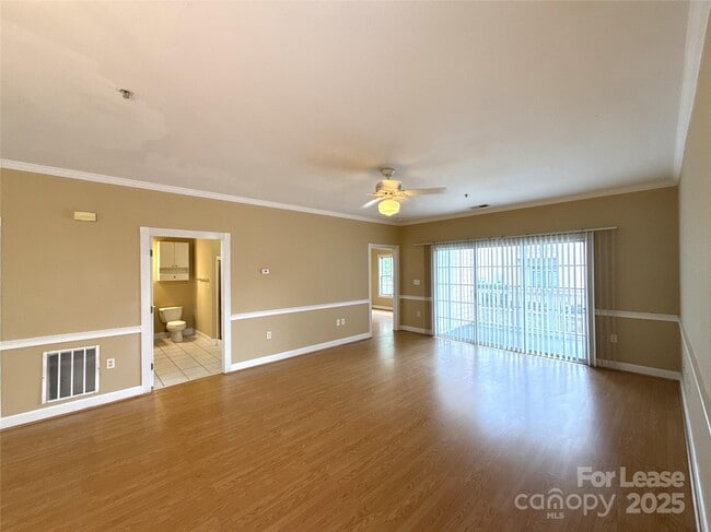 Building Photo - 9068 Meadow Vista Rd