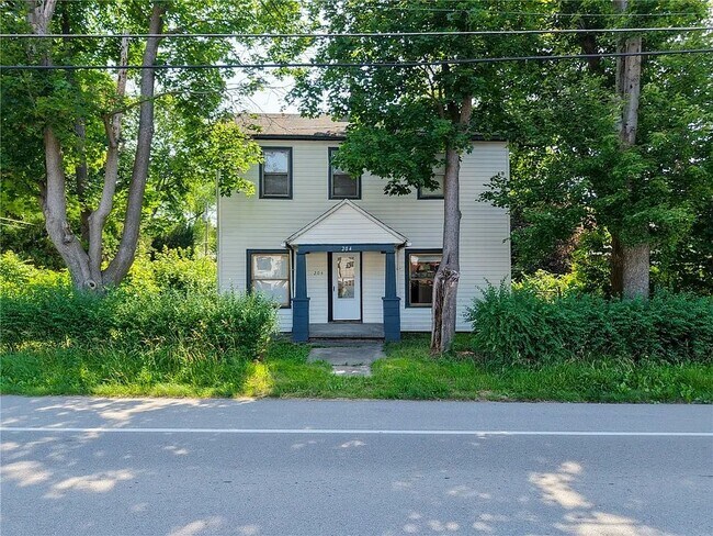 Building Photo - 204 Clarksville St