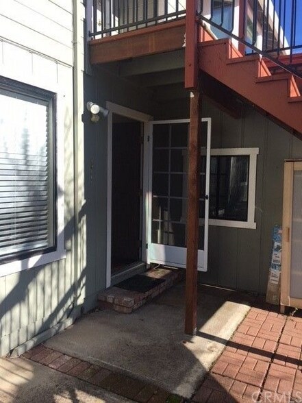 Building Photo - 18818 W Ridge View Dr