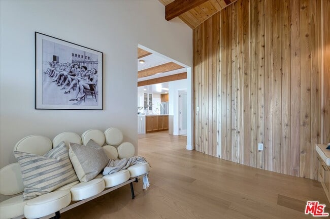 Building Photo - 211 Bellino Dr