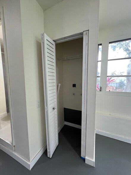 Building Photo - 6980 NW 25th St