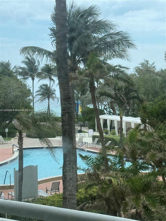 Building Photo - 3001 S Ocean Dr