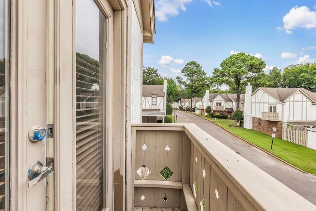 Building Photo - 7523 Bavarian Dr