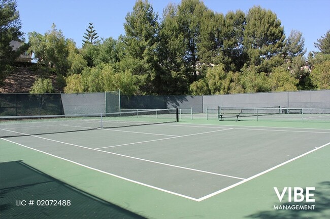 Building Photo - Beautifully updated Verdigris 3 bedroom Single Family Home with Sunset Views!